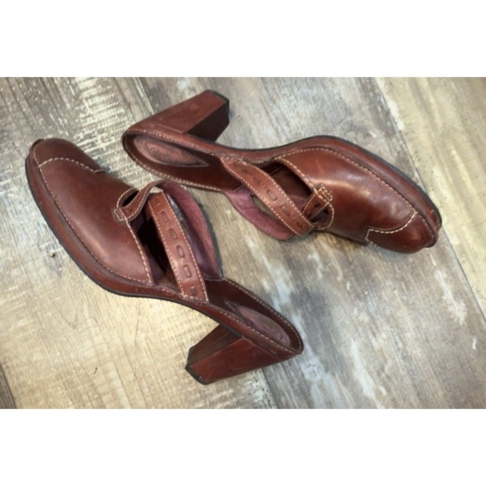 Clarks Artisan Womens 7.5 Brown Leather Mules Clogs Heels Boho Y2K Slip On